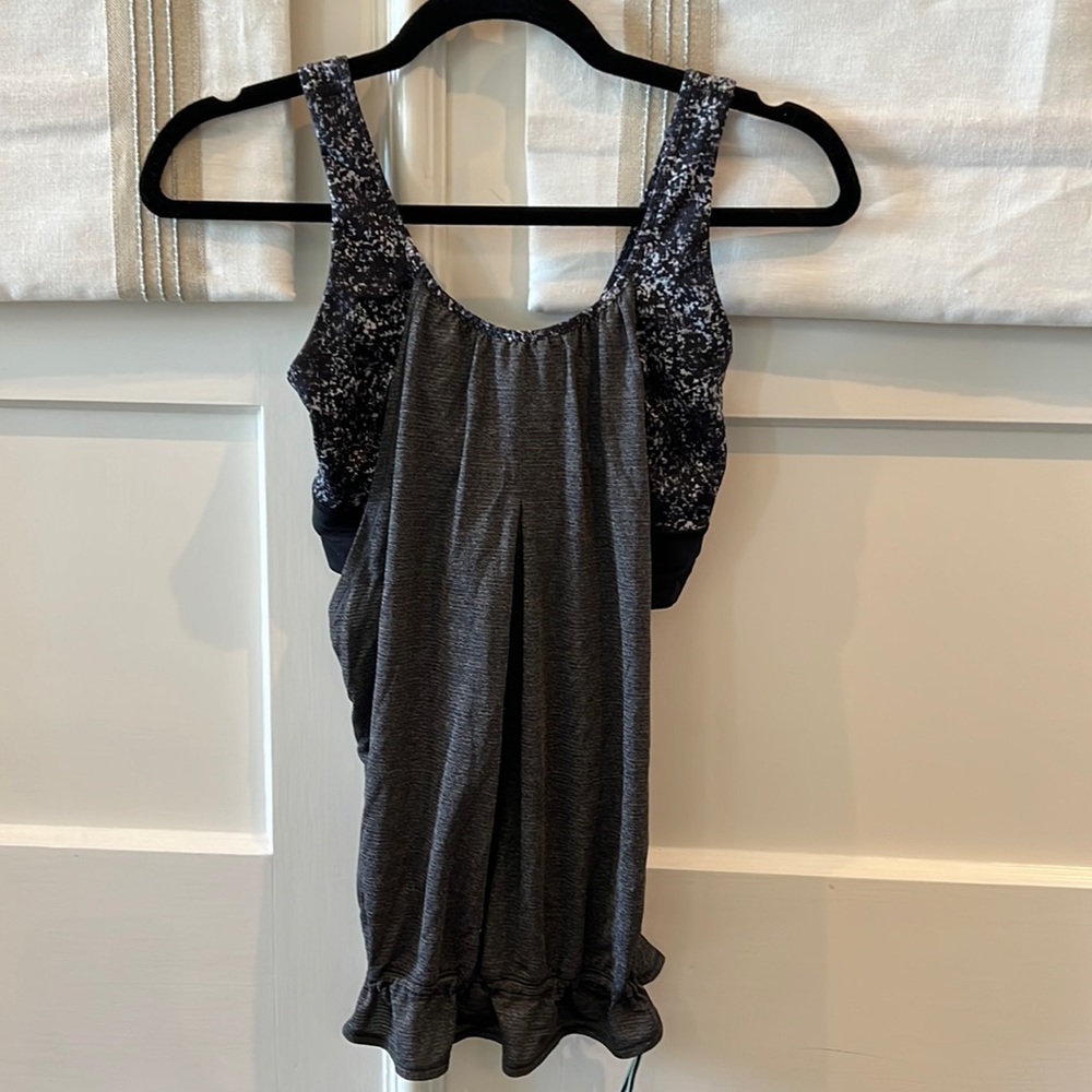 Lululemon Women’s run Tank Top with Built in Sports Bra Size 4